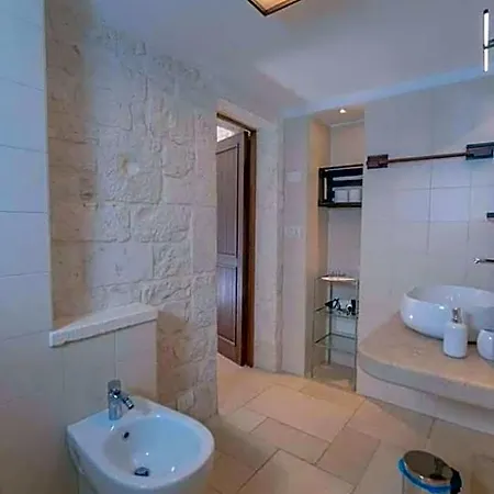 Lunali Bed & Breakfast